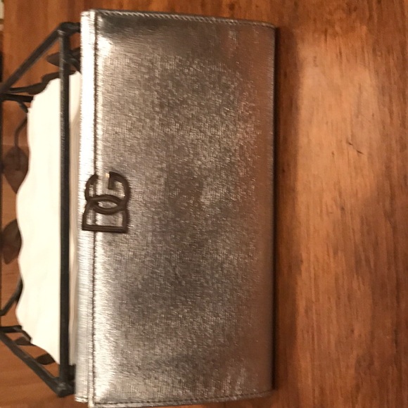 Dolce & Gabbana Handbags - Dolce and Gabbana wallet. Never used!